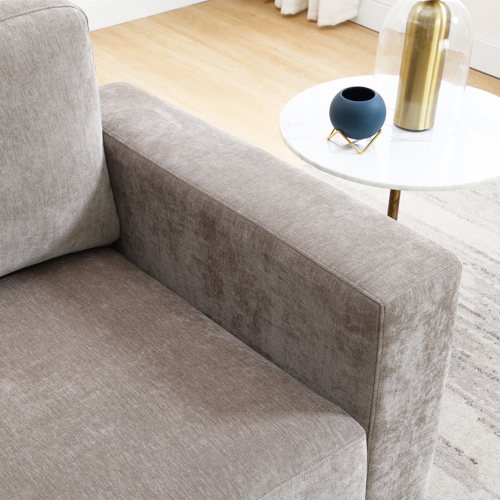 Oversized Accent Chair – Relax in Total Comfort